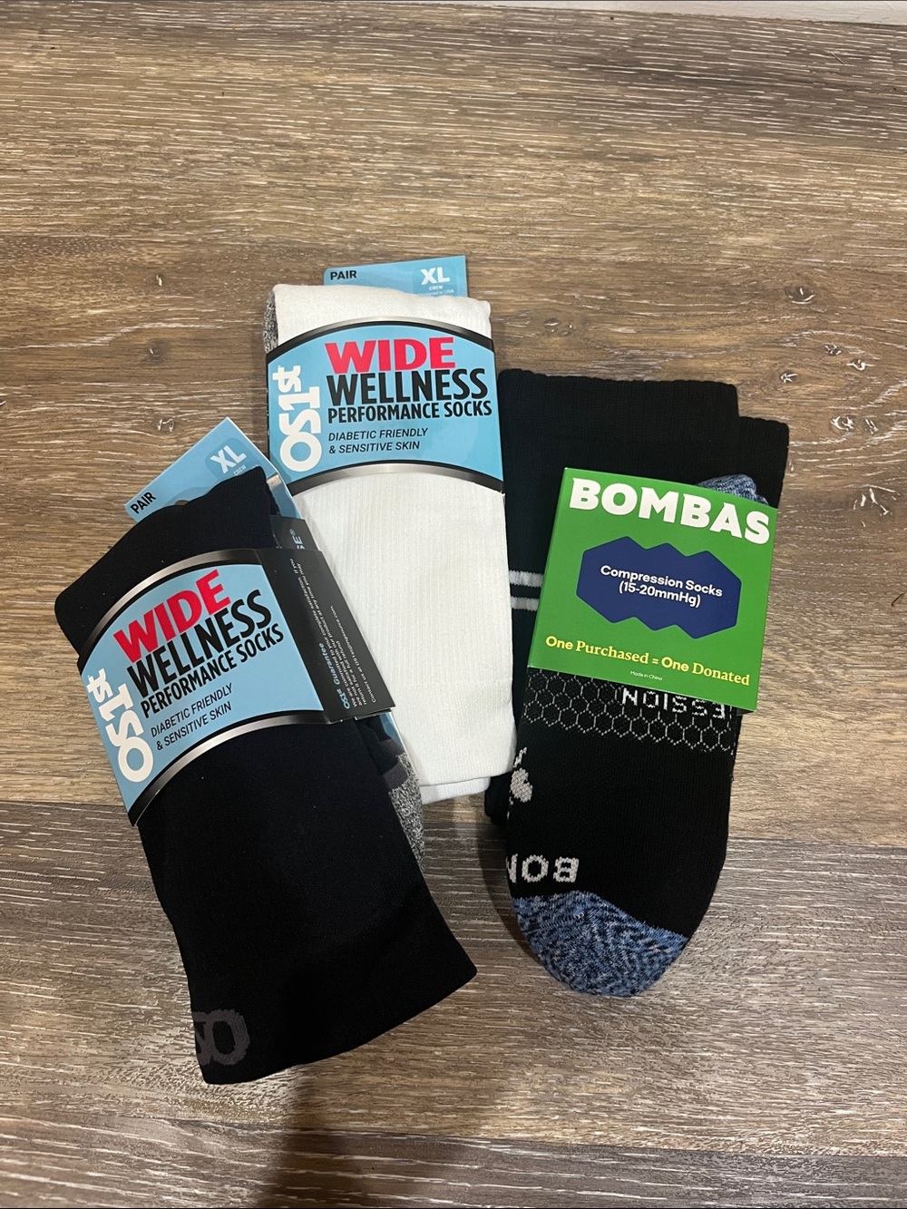 Bombas & OS1st Men's Wide Wellness and Compression Socks - Black & White